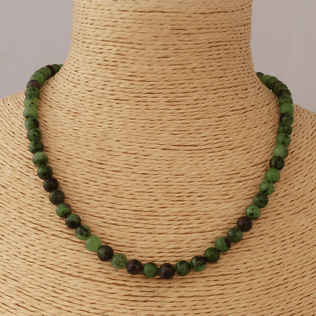  Rubis sur Zoisite- Collier Classique en Pierres Naturelles