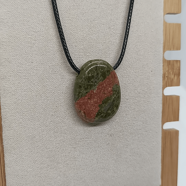 Unakite / Pendentif Ovale / Pierre Percée