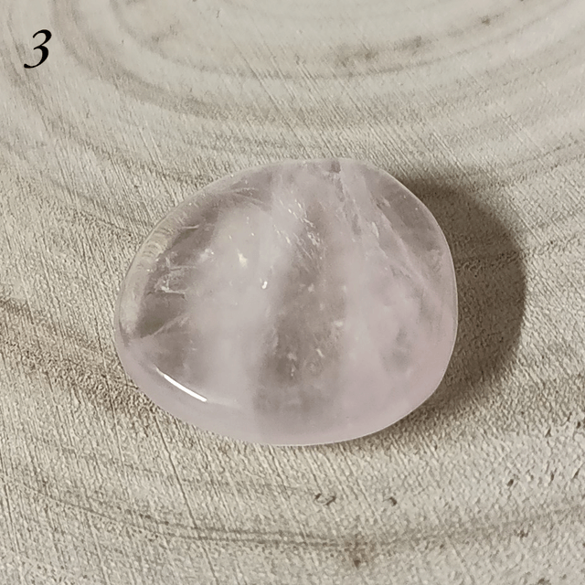 Quartz Rose / Pierre Plate Polie / Qualité AA / Forme N° 3