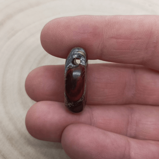 Pendentif Jaspe Sang de Dragon  - Pierre Percée