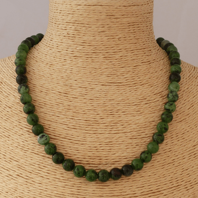  Rubis sur Zoisite- Collier Classique en Pierres Naturelles