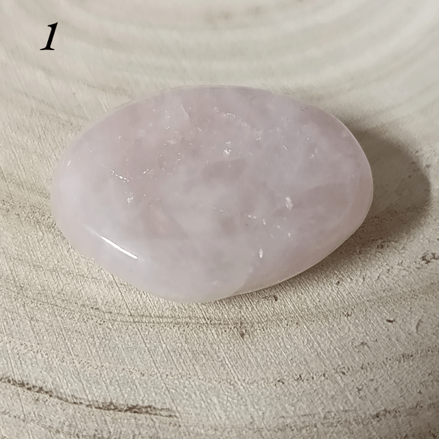 Quartz Rose / Pierre Plate Polie / Qualité AA / Forme N° 1