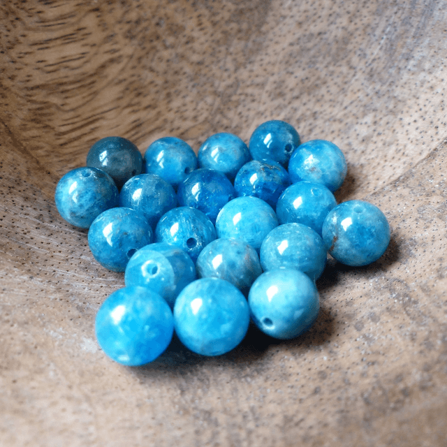 Apatite Bleue / Perle de 6 mm à l&#039;unité / Pierres Naturelles Rondes et Polies